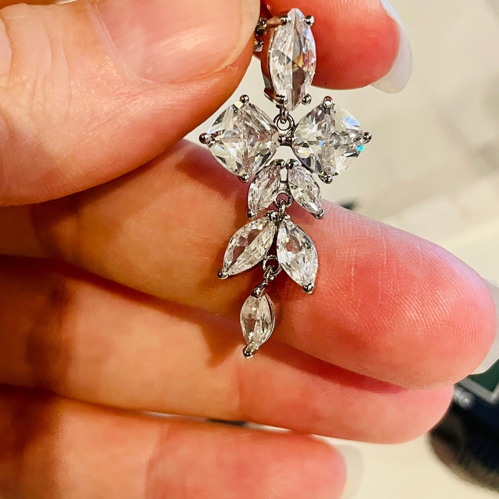 Anthro Crystal Clusters Large Long Leaf Shaped Dangle Drop Earrings Clear - Picture 12 of 12